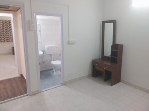 Room in 2 BHK Apartment at Raheja Sunglow, Powai – for Rent