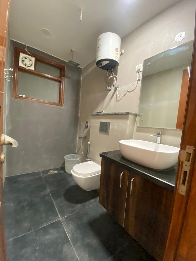 Bathroom, mehrauli 1 Bedroom 500 Sq.Ft. Apartment In Mehrauli Delhi 10611725