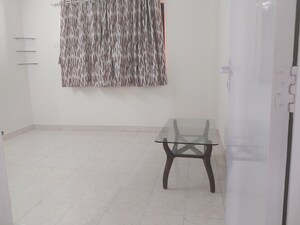 Room in 2 BHK Apartment at Raheja Sunglow, Powai – for Rent