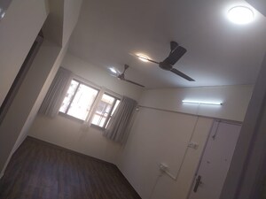 Furnished Amenities in 2 BHK Apartment at Raheja Sunglow, Powai – for Rent
