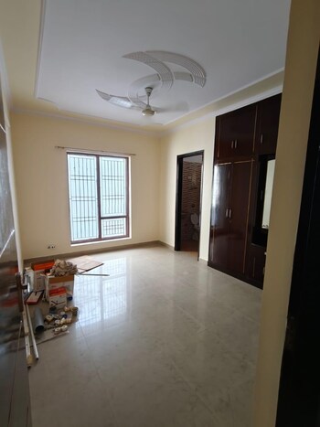2.5 BHK Builder Floor for Rent in Sector 9, Gurgaon