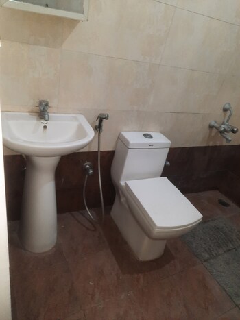 2 BHK House for Rent in Rt Nagar, Bangalore