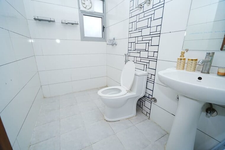 Bathroom, gulshan-bellina 3 Bedroom 1495 Sq.Ft. Apartment In Sector 16 Greater Noida Greater Noida 10617746