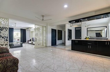 3 BHK House for Rent in Sainik Farm, Delhi