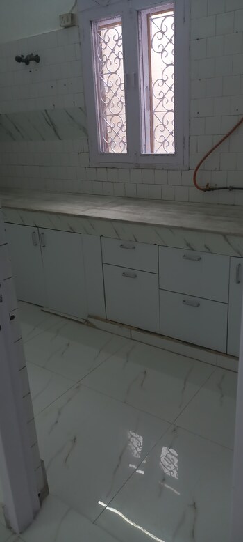 2 BHK Flat for Rent in Ip Extension, Delhi