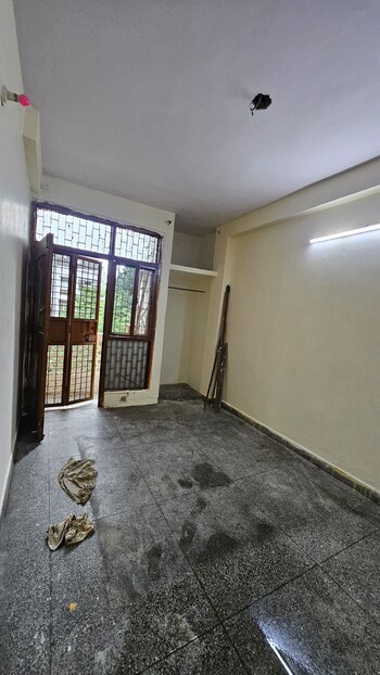 1 BHK Builder Floor for Sale in Dilshad Colony, Delhi