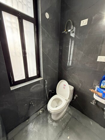 2 BHK Builder Floor for Rent in Sector 23, Gurgaon
