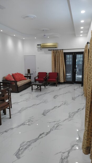 3 BHK Builder Floor for Rent in Nehru Enclave, Delhi