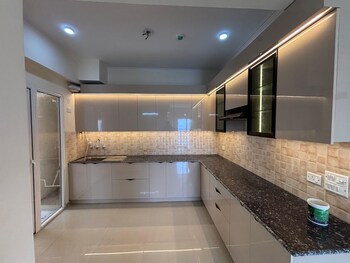 Amrapali Verona Heights