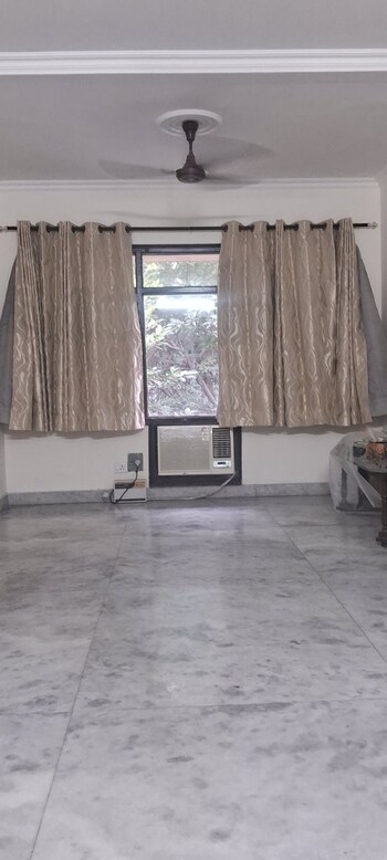2.5 BHK Flat for Rent in Sarita Vihar, Delhi