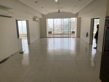 Lokhandwala Minerva Mahalaxmi