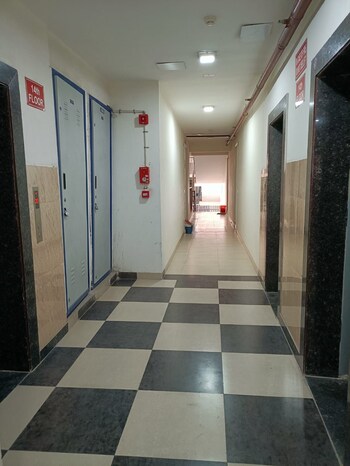 Gaur City 7th Avenue