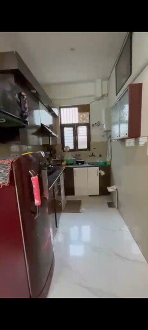 Team Area in 3 BHK Builder Floor at Pratap Vihar – for Sale