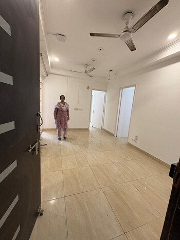 Gaur City 7th Avenue