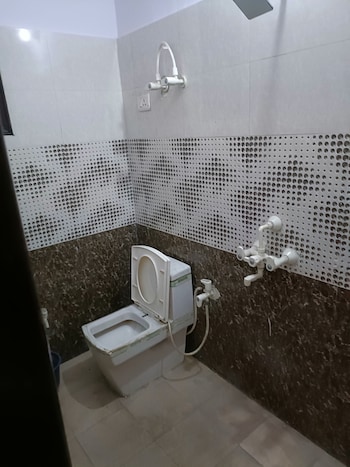 2 BHK Builder Floor for Rent in Vasundhara Sector 4, Ghaziabad