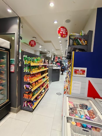 Shop for Rent in Mahim West, Mumbai