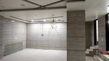 Office Space for Rent in Model Town Phase 1, Delhi