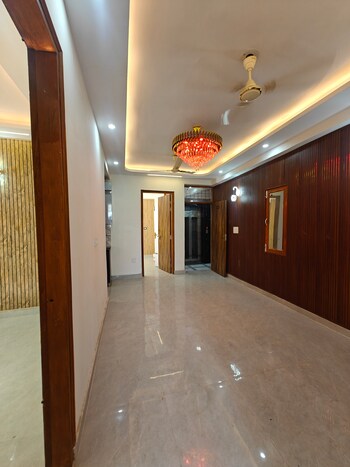 3 BHK Builder Floor for Sale in Sector 73, Noida