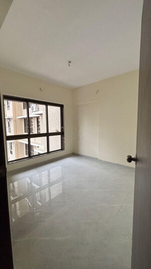 Room in 2.5 BHK Apartment at Hubtown Rising City, Ghatkopar East – for Rent