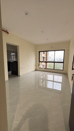 Room in 2.5 BHK Apartment at Hubtown Rising City, Ghatkopar East – for Rent