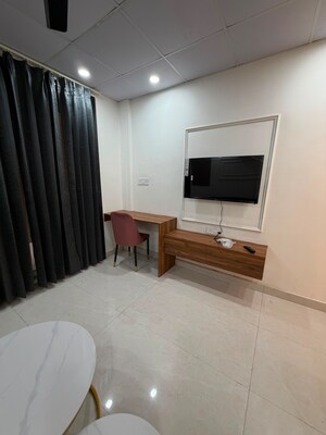 Bedroom in 4 BHK Builder Floor at Dlf Phase ii – for Rent