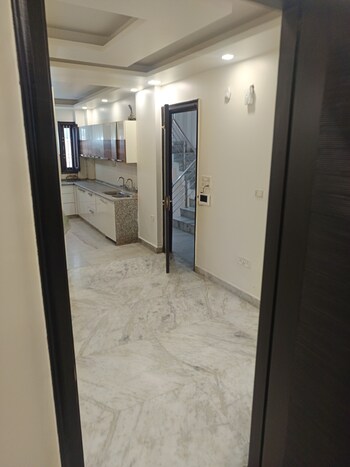 3 BHK Builder Floor for Rent in Rohini Sector 11, Delhi