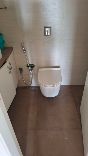 2 BHK Flat for Sale in Goregaon West, Mumbai