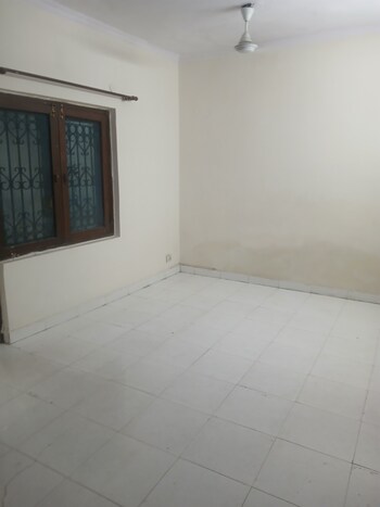 3 BHK Builder Floor for Rent in Sector 37, Noida