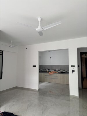 Room in 2 BHK Apartment at Unique Youtopia, Kharadi – for Rent