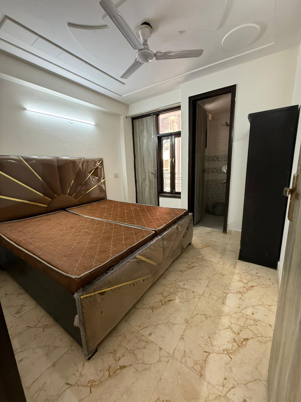1 BHK Builder Floor for Rent in Paryavaran Complex, Delhi