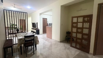 4 BHK Flat for Rent in Thaltej, Ahmedabad