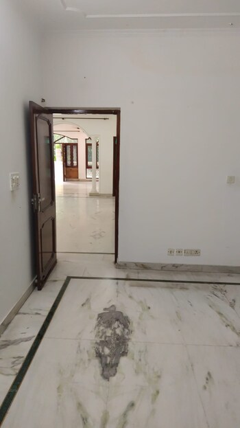 RWA Apartments Sector 39
