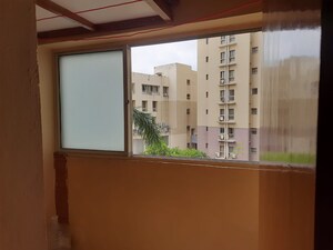 Room in 1 BHK Apartment at Bengal Ambuja Upohar, Em Bypass – for Rent