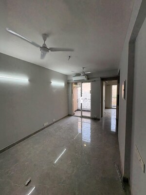 Room in 3 BHK Apartment at Signature Global City, Sector 37d – for Rent