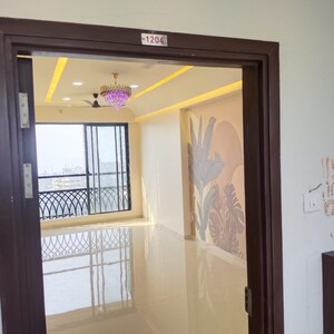 Room in 1 BHK Apartment at Sugee Atharva, Prabhadevi – for Rent