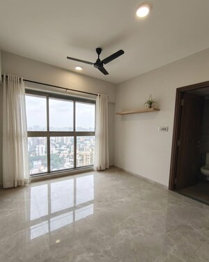 Room in 1 BHK Apartment at Sugee Atharva, Prabhadevi – for Rent