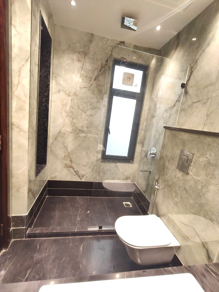 Bathroom, ansal-sushant-lok-i 3 Bedroom 263 Sq.Yd. Builder Floor In Sector 43 Gurgaon 10645932