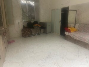 Room in 1 BHK Apartment at Kemps Corner – for Rent