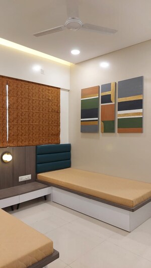 Room in 3 BHK Apartment at Amanora Future Towers, Hadapsar – for Rent