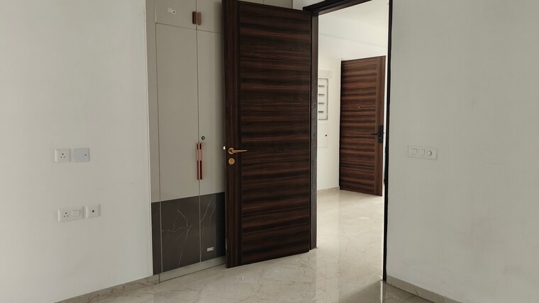 Bathroom, smart-world-orchard 3 Bedroom 1712 Sq.Ft. Apartment In Sector 61 Gurgaon 10645954