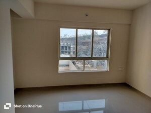 Room in 2 BHK Apartment at Puranik Abitante, Bavdhan – for Rent