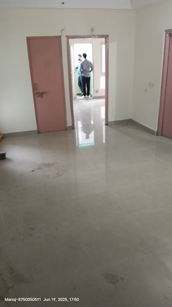 1 BHK +Apartment For Sale in UPAVP Ganga Yamuna And Hindon Enclave