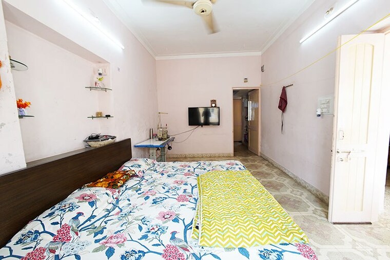 Bedroom, ghatlodia 5 Bedroom 240 Sq.Yd. Independent House In Ghatlodia Ahmedabad 10646069