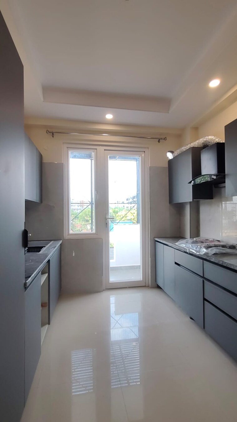 Kitchen, ansal-api-esencia 3 Bedroom 1600 Sq.Ft. Builder Floor In Sector 67 Gurgaon 10646068