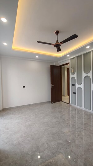 Room in 3 BHK Builder Floor at Ansal API Esencia, Sector 67 – for Rent