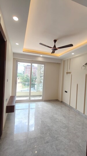 Room in 3 BHK Builder Floor at Ansal API Esencia, Sector 67 – for Rent