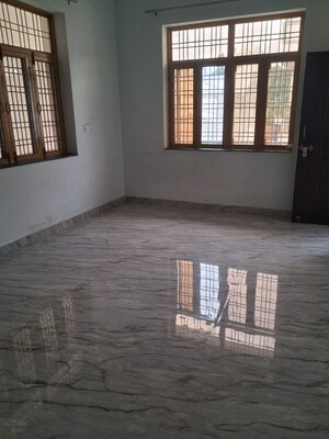 Room in 1 BHK Builder Floor at Aman Vihar – for Rent