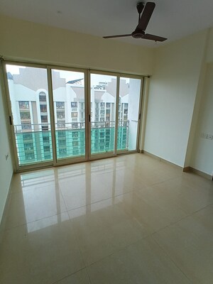 Room in 3.5 BHK Apartment at Lokhandwala Whispering Palms XXclusives, Kandivali East – for Rent