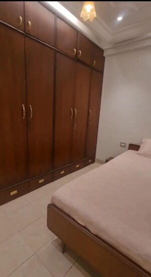 Room in 2.5 BHK Apartment at Atlas Skywalker CHS, Andheri West – for Rent