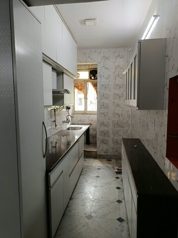2 BHK Flat for Rent in Ip Extension, Delhi